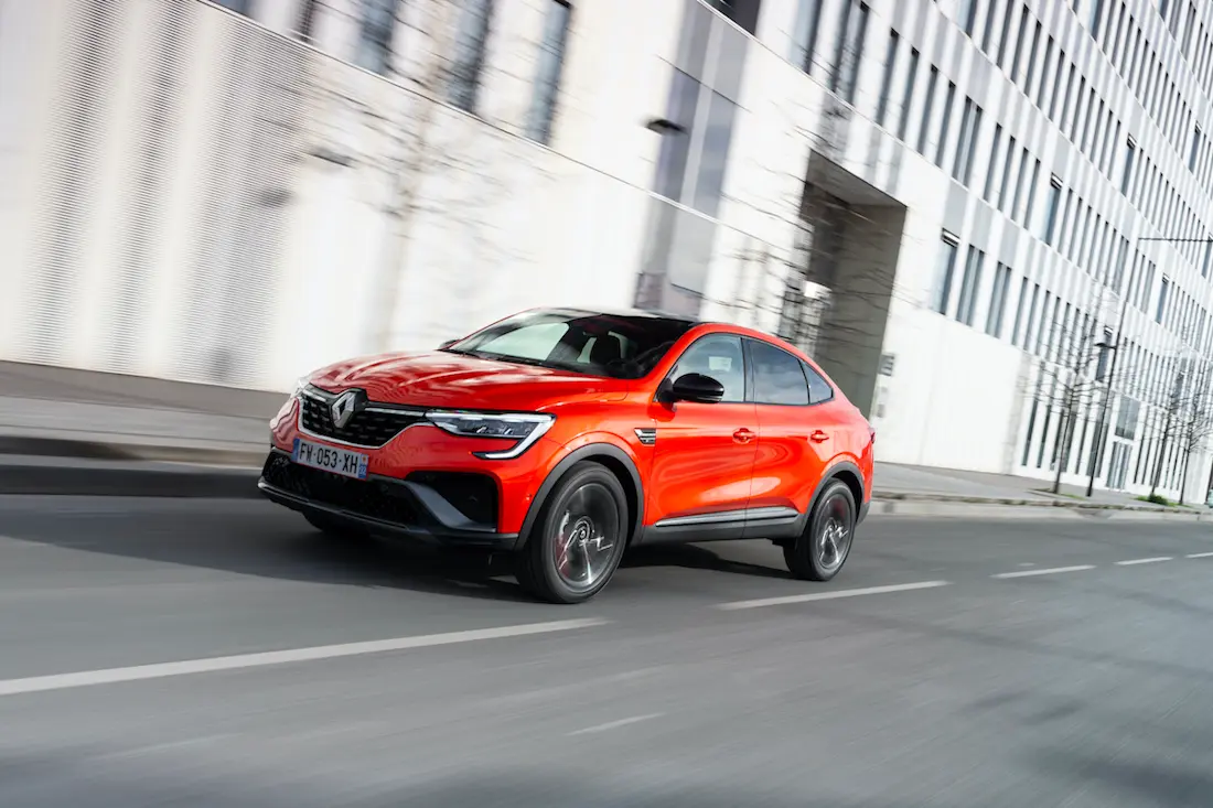 Renault Arkana test 2021 rijdend voor