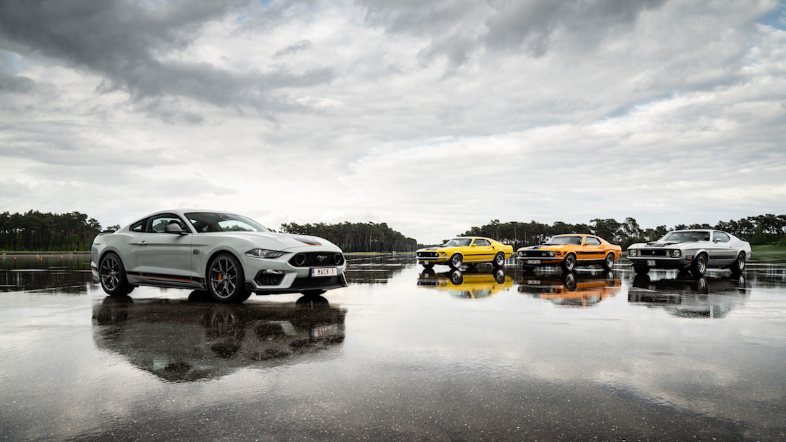 Ford Mustang Mach 1: haar op de borst