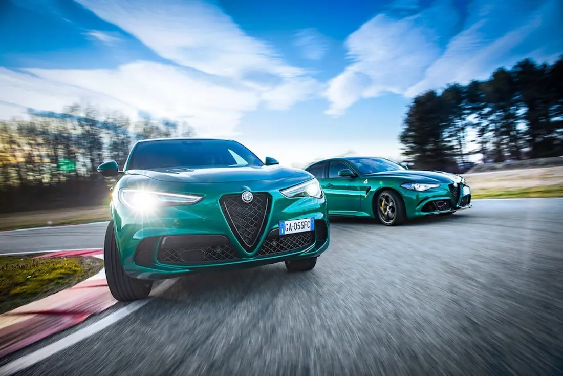 AS24 Test Alfa Romeo Stelvio en Giulia Quadrifoglio  AS24 Test Alfa Romeo Stelvio en Giulia Quadrifoglio