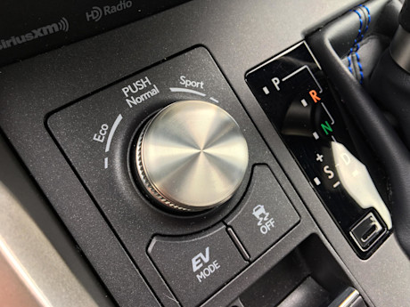 Lexus NX 300h 2021 : essai routier Image
