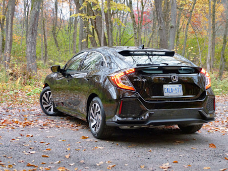 Editorial 2017 honda civic hatchback 09 jb