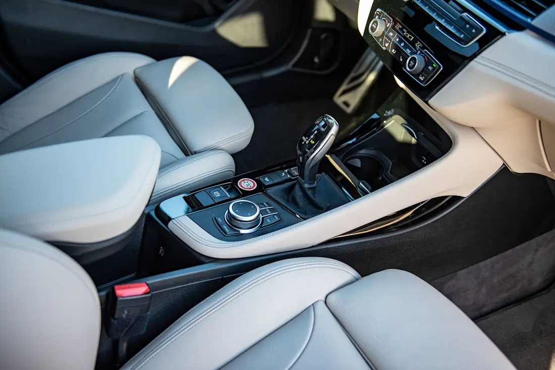 BMW-X1-F48-xDrive18d-Details