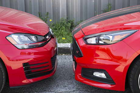 Editorial 2015 ford focus st vs volkswagen golf gti jw 06
