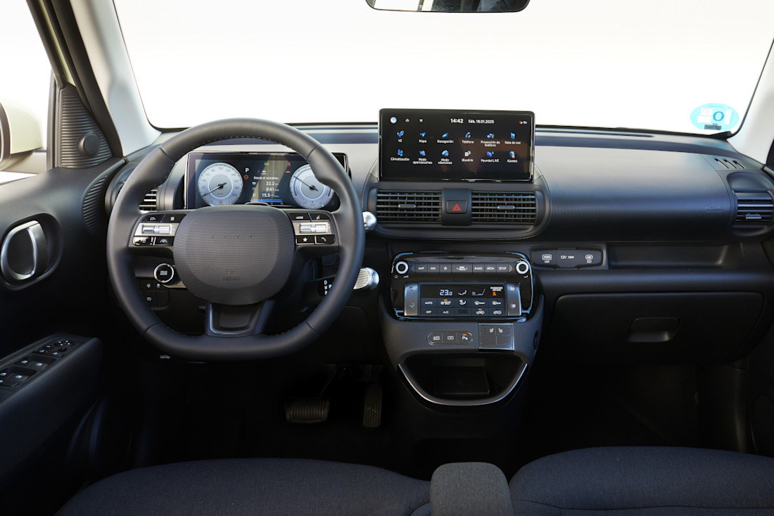 hyundai-inster-2025-interior (2).jpg