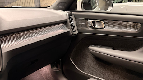 2027 Volvo XC40 - Preview - JL - 260831 - 32