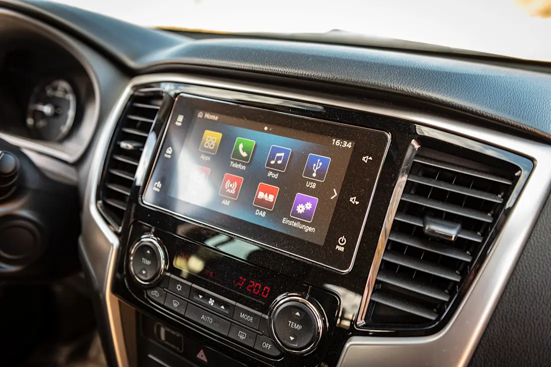 Mitsubishi-L200-Infotainment Mitsubishi-L200-Infotainment