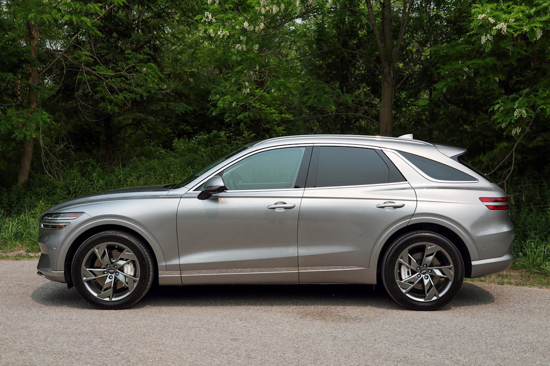 Editorial 2023 genesis electrified gv70 prestige td 230810 06 jm