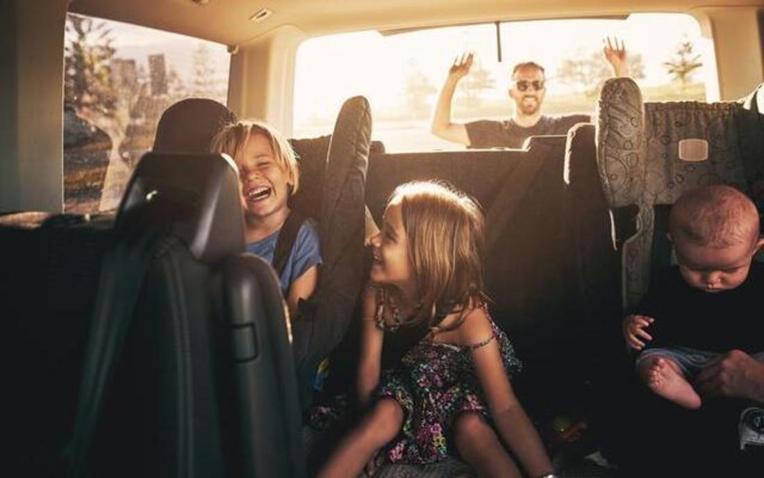Kinderzitje in auto: Alles wat je moet weten (+regels in België)