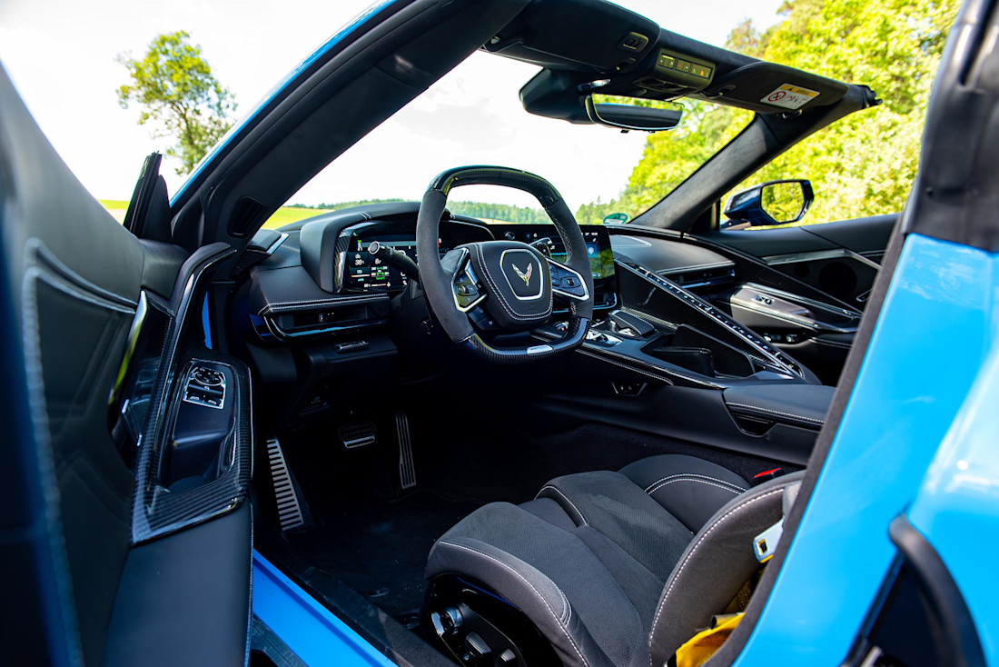 corvette-c8-eray-cockpit