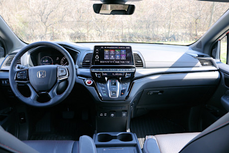 Editorial 2025 honda odyssey review interior full dash