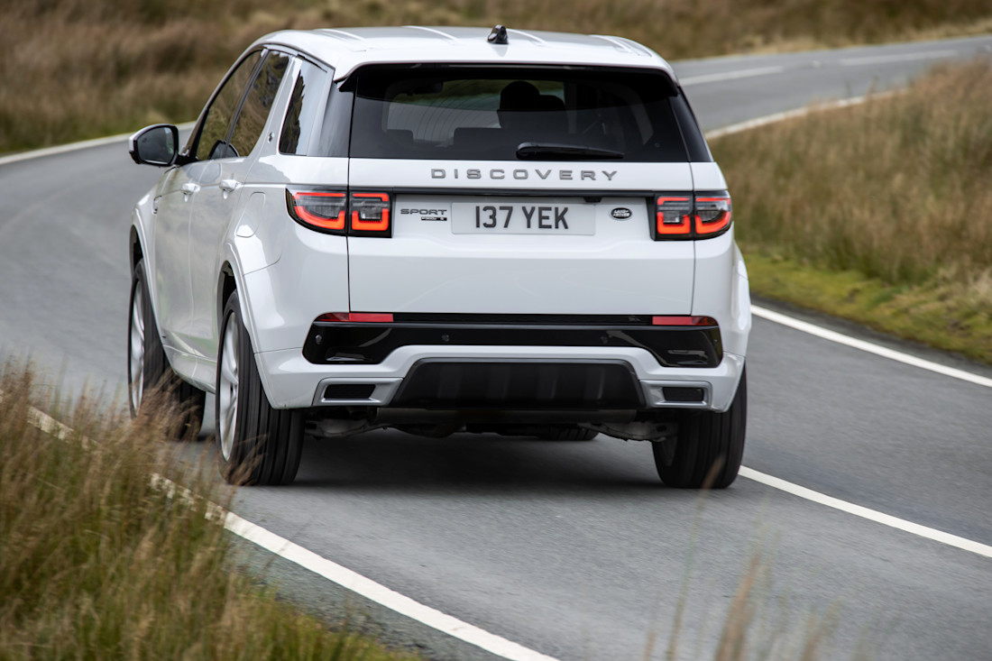 LR_DS_20MY_PHEV_On-Road_211020_01