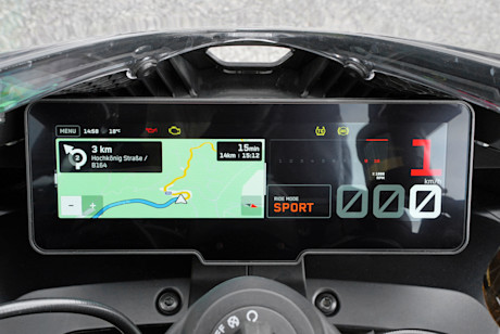KTM 990-rc-r-2026_Display