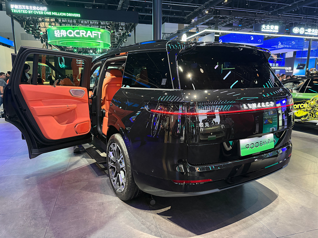 Lynk 900 rear.jpg