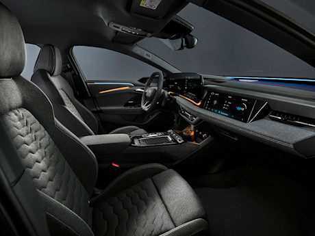 Editorial 2025 audi a6 e tron sportback audi preview 240717 pb 22