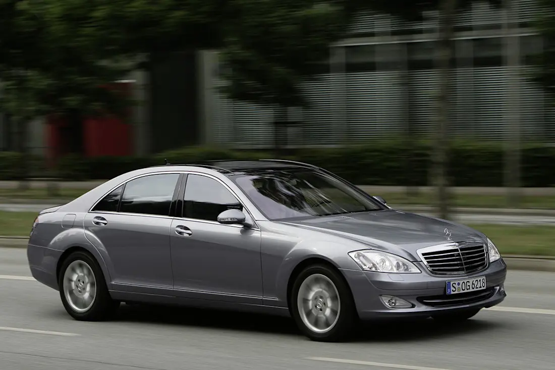 mercedes-w221-dynamic-1