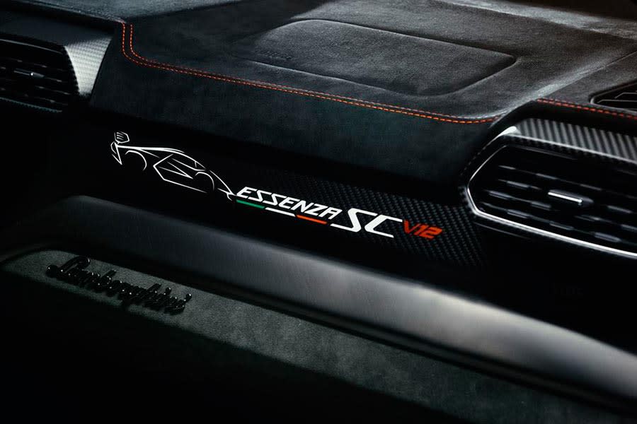 Lamborghini-Urus-Performante Essenza-SCV12-Limited-Edition-autoscout24 (23).jpg