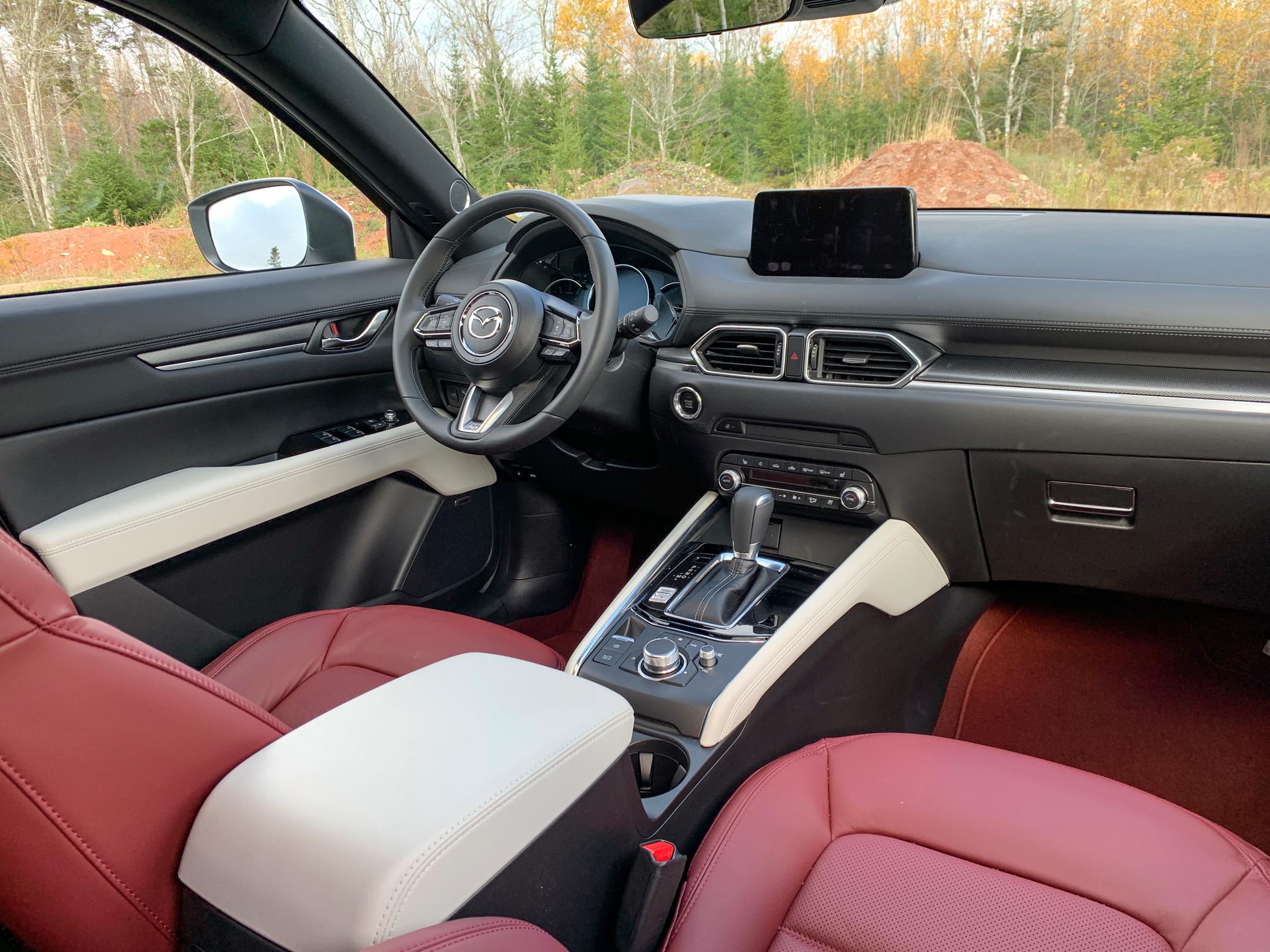 2021 Mazda CX-5 vs Mazda CX-9 Comparison Test - AutoTrader.ca