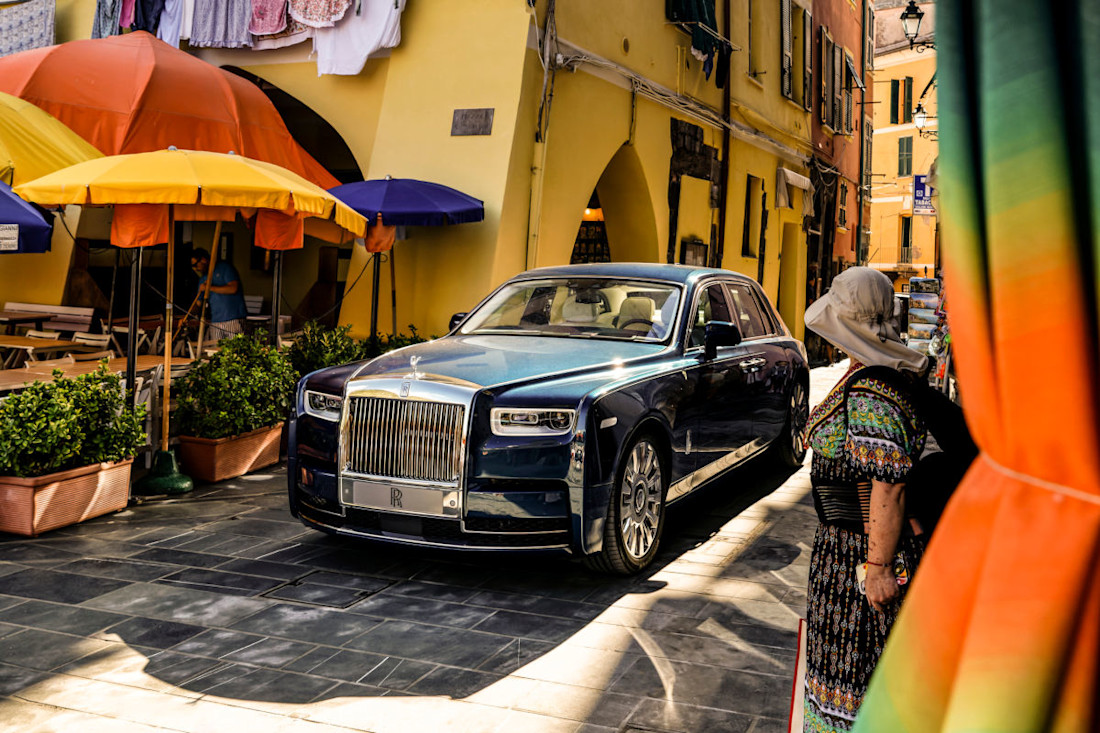 rolls-royce-phantom-2023-eidion-especial-vino-autoscout24 (9).jpg