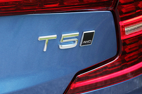 Editorial 2021 volvo v60 t5 awd r design 16 jm