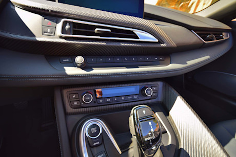 Editorial 2019 bmw i8 roadster 34 jp