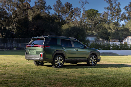 Editorial 2026 subaru outback 33