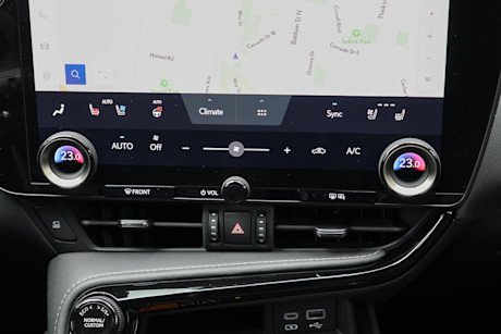 Editorial 2024 lexus nx 350 f sport series 3 td 231120 25 jm