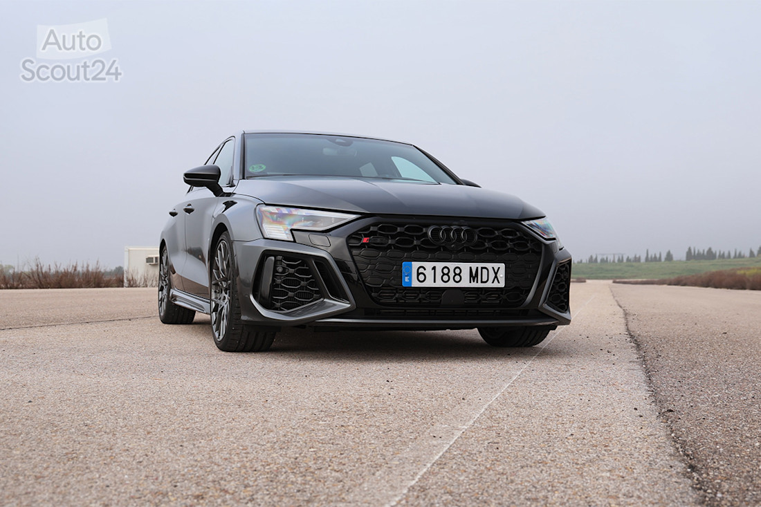 Audi-RS3-performance-edition (3).jpg