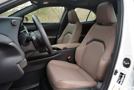 Editorial 2023 lexus ux 250h elegance special edition 12 di