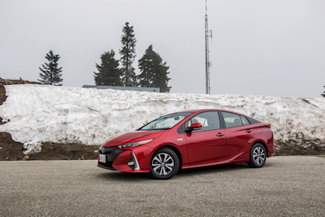 Editorial 2018 toyota prius prime technology 02 bm