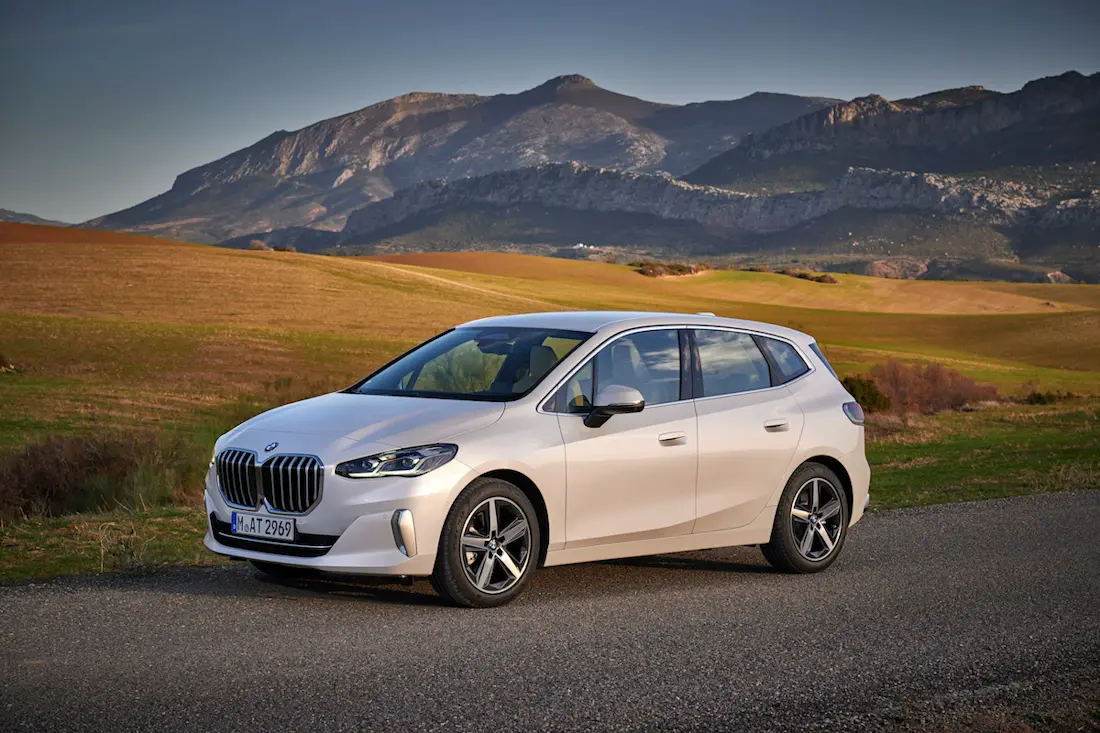 BMW 2 Active Tourer (2022) statisch, vooraanzicht BMW 2 Active Tourer (2022) statisch, vooraanzicht