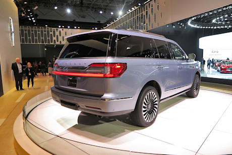 Editorial 01c dh 2018 lincoln navigator