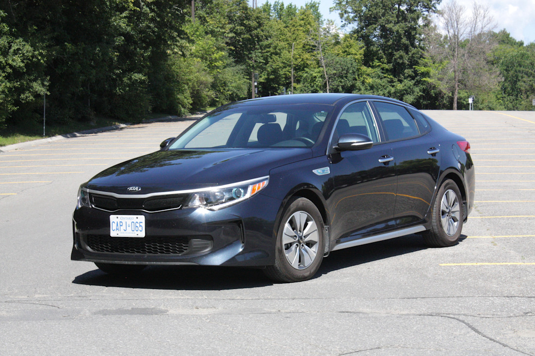 Editorial 2017 kia optima hybrid chase 0006