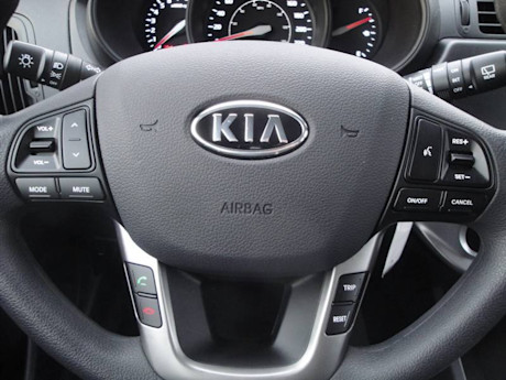 Editorial 2012 kia rio gw 012 3680