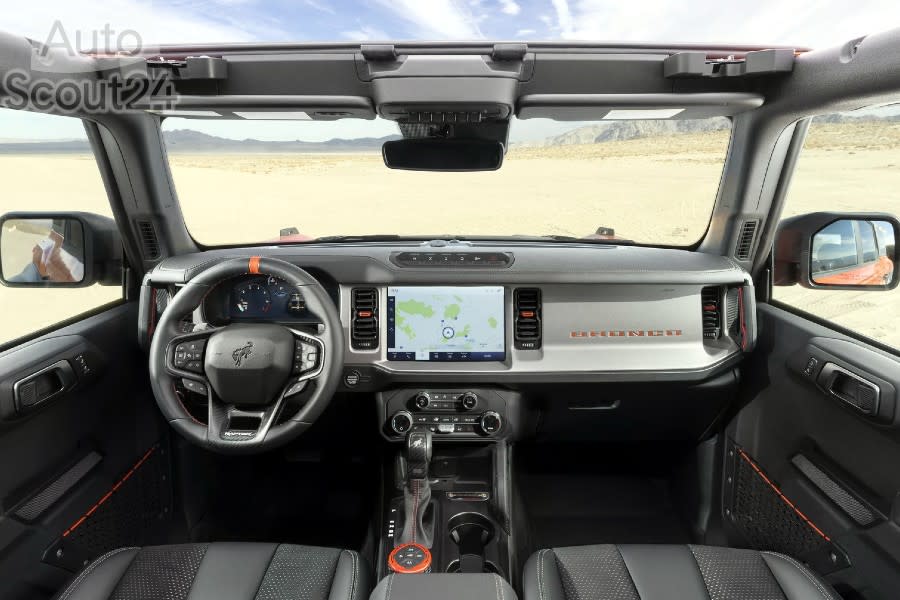 2022-Ford-Bronco-Raptor_-Black-Onyx_01-Copy(1).jpg