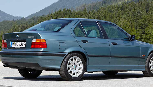 BMW 323