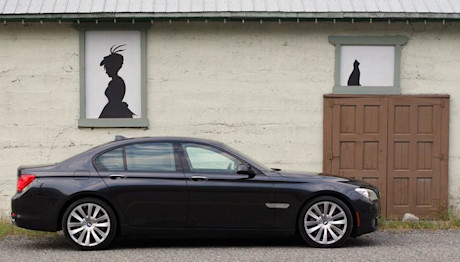 Editorial 2009 bmw 750i rp 006 8815