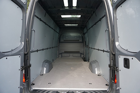 Editorial 2025 mercedes benz esprinter td di 241115 11