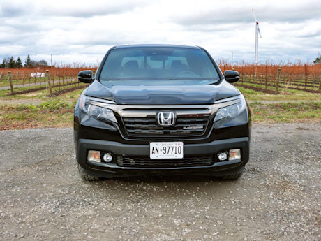 Editorial 2018 honda ridgeline black edition 01 jb