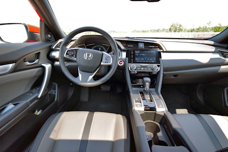 Editorial 2017 honda civic touring coupe 15 jp