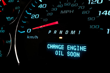 Editorial oil change reminder gettyimages 466360809 liorpt