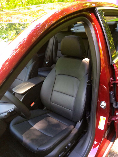 Editorial 10 pb 2016 chevrolet malibu hybrid