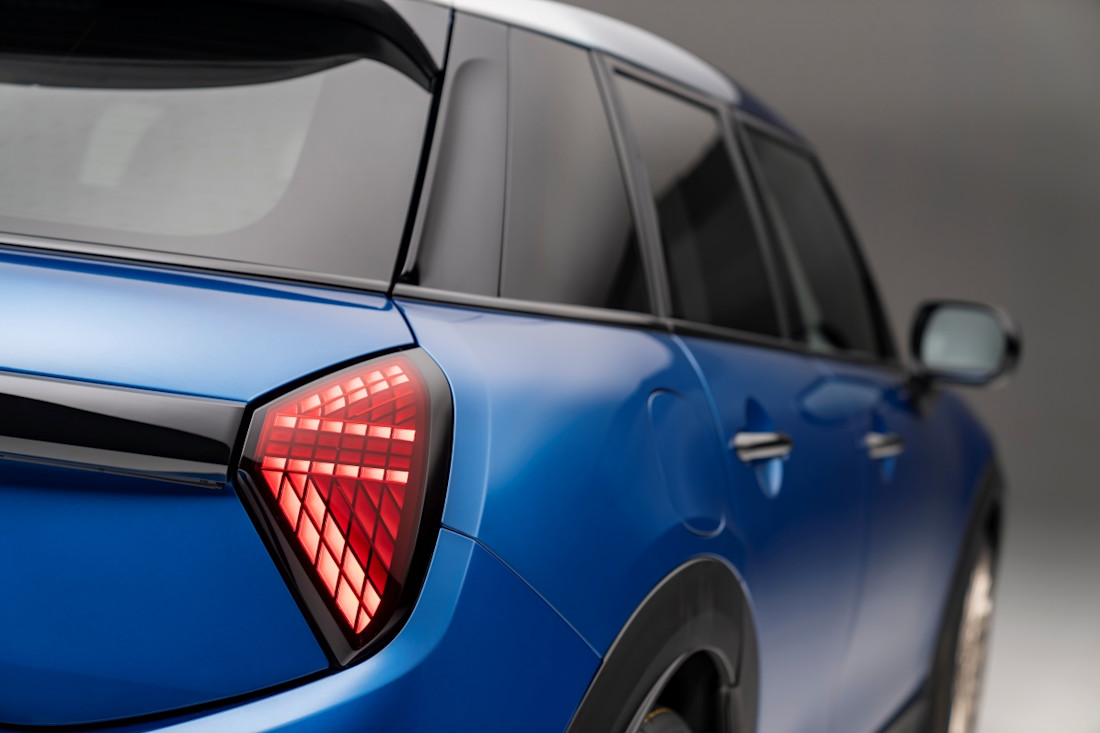 mini-cooper-5-door-2025 (5).jpg