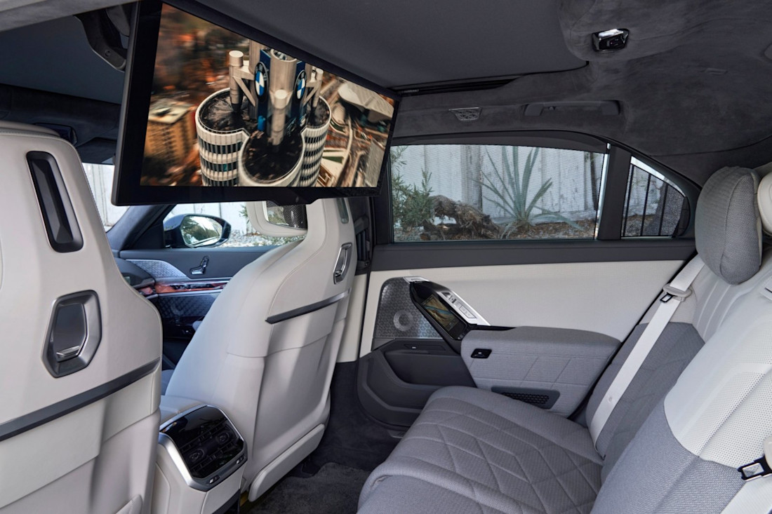 bmw-i7-xdriv-2023-4.jpg
