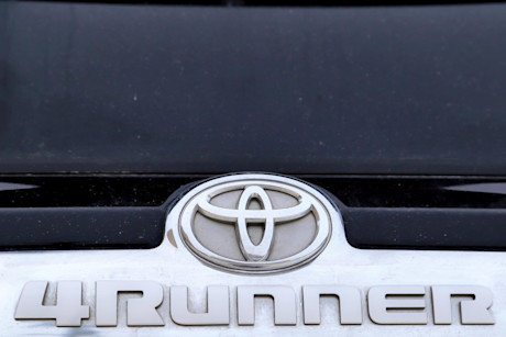 Editorial 2015 toyota 4runner limited 5 passenger ts 11