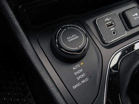 Editorial 2020 jeep cherokee north altitude 29 db fr