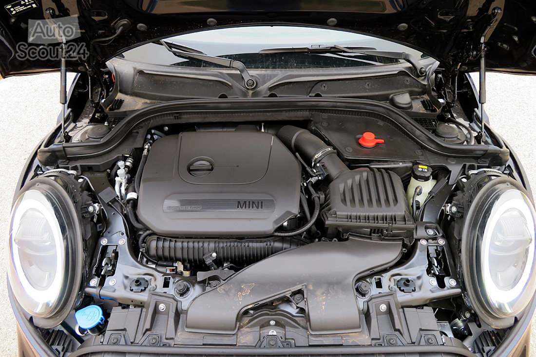23_mini cabrio jcw_motor.JPG
