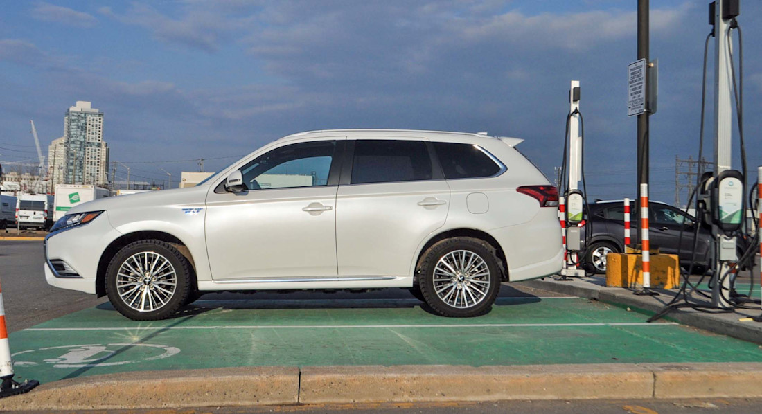 Editorial 2020 mitsubishi outlander phev gt s awc 05 mb