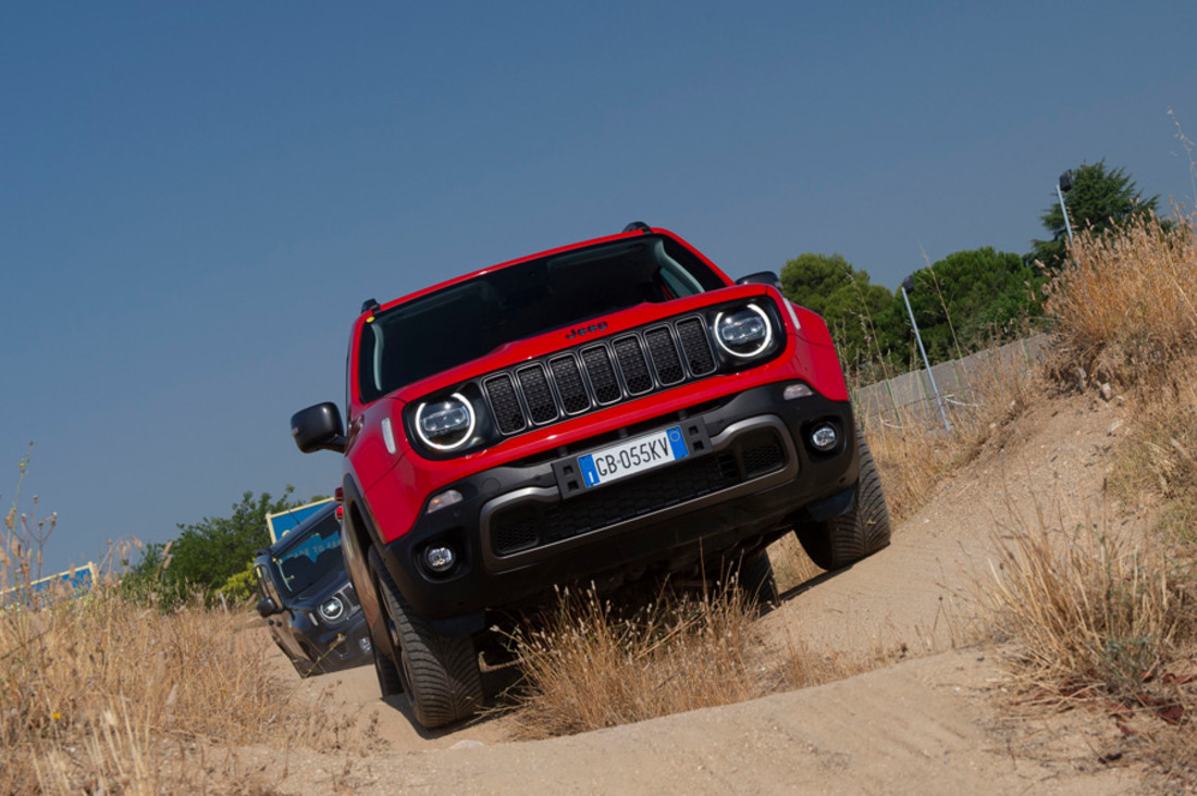 jeep-renegade-4xe (8).jpg
