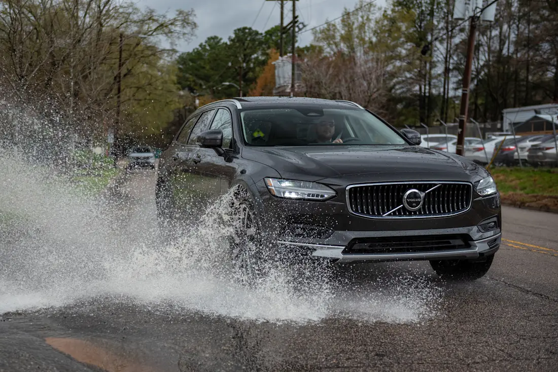  Wer in den USA Auto fährt, sollte auf die Wetterlage achten. Bei Starkregen sind die maroden Kanalisationen schnell mit den Wassermengen überfordert.