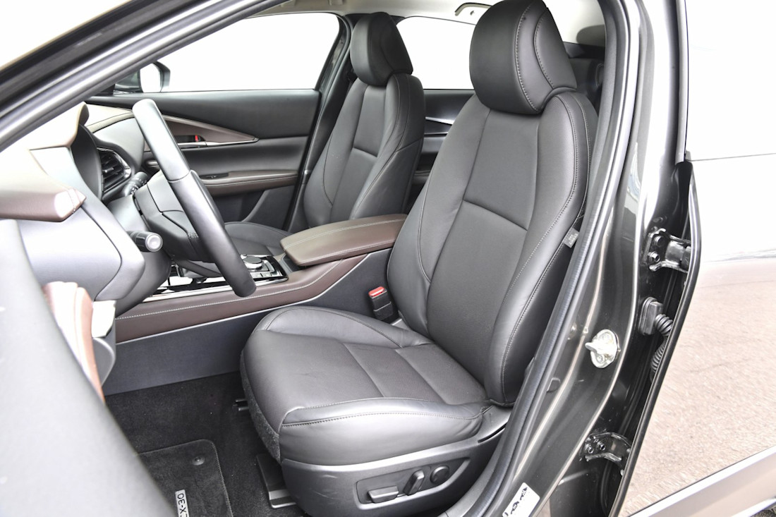 mazda-cx30-mazda-mx30-2023-4.jpg
